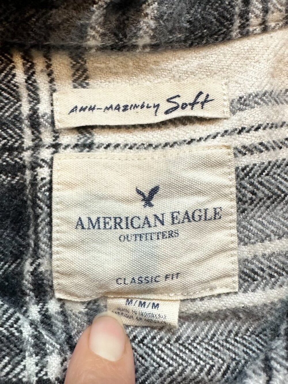 American Eagle Women's Ahh Mazingly Soft Black Cream Plaid Flannel, Size: M - Picture 2 of 3
